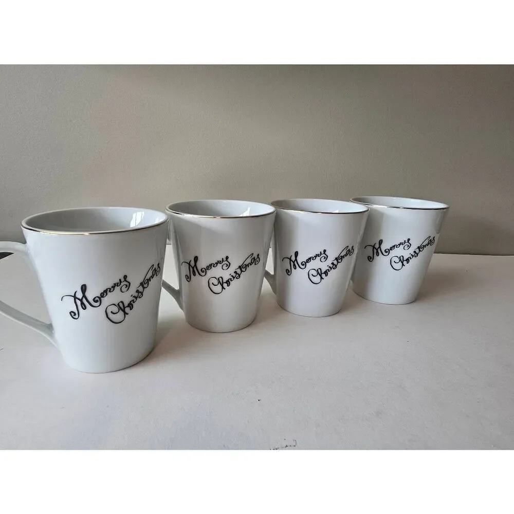 Merry Brite Set of four cups Christmas theme